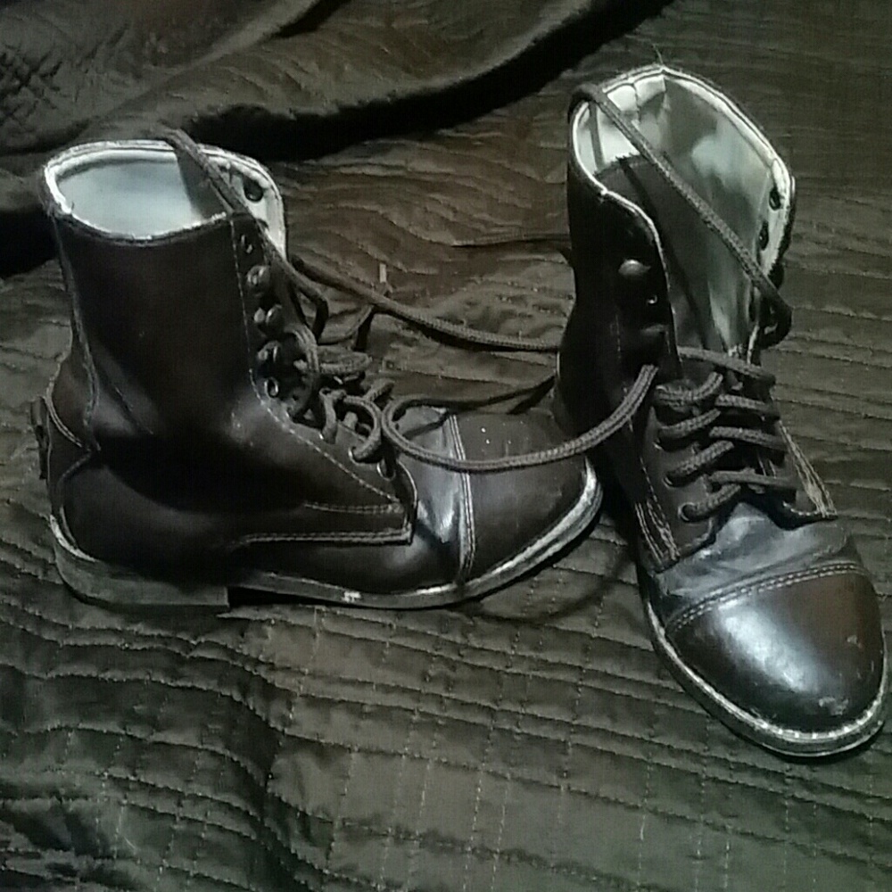 Kids boots